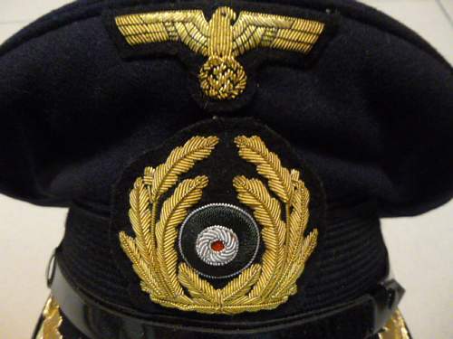 KM admiral's visor cap - Fake?