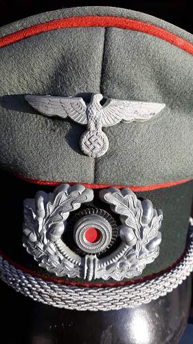 Artillery officer visor cap genuine?