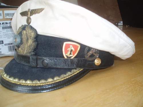 4 caps, real? U-boat lieutenant, waffen SS, Allgemaine