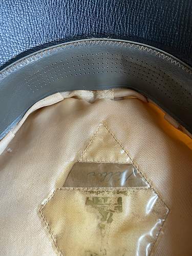 Need Help！Kriegsmarine white visor cap of officer Original or Post war？