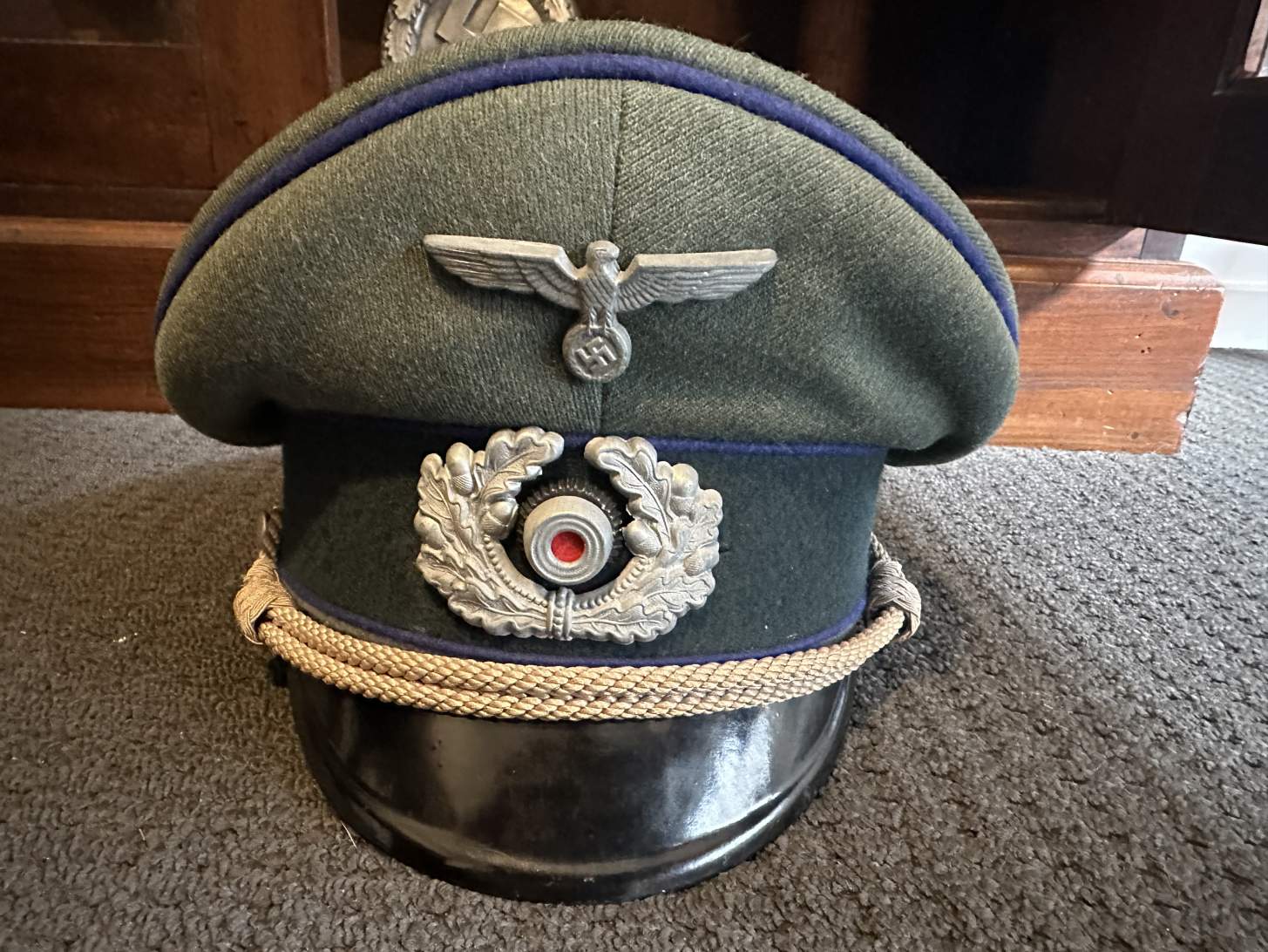 WW2 German, Soviet, Allied militaria, uniforms, awards, weapons history.  War relics forum