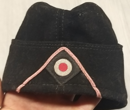 Authentic panzer cap?