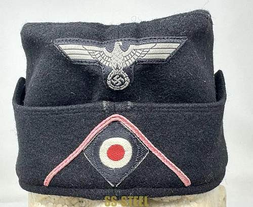 Authentic panzer cap?