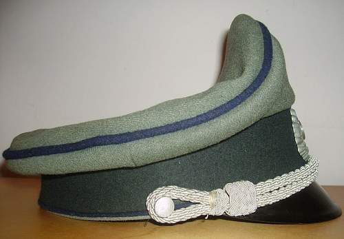Private purchase medical NCO cap for rank of Unterarzt