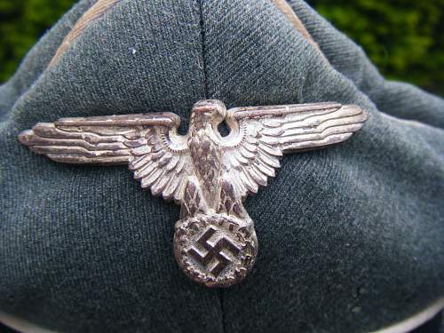 SS Officers Cap that has been doing the rounds..... Ben Please HELP!