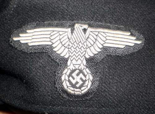 SS Officers schirmütze &amp; Pz Einheitsfeldmütze : Fake I guess.
