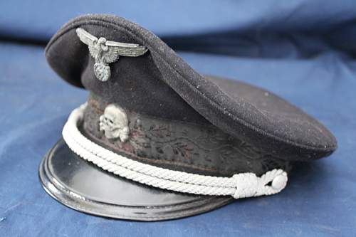 Help to ID and authenticate SS Black peaked cap, no piping