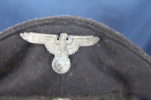 Help to ID and authenticate SS Black peaked cap, no piping