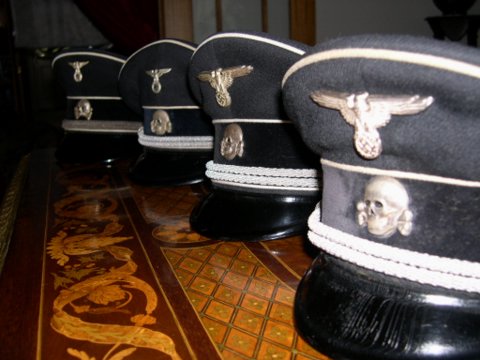 Help to ID and authenticate SS Black peaked cap, no piping