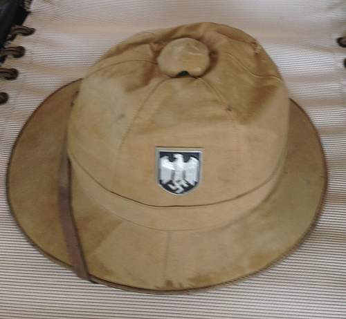 Kriegsmarine or Heer tropenhelm (pith helmet)? Let me know if I should post in steel helmet forum