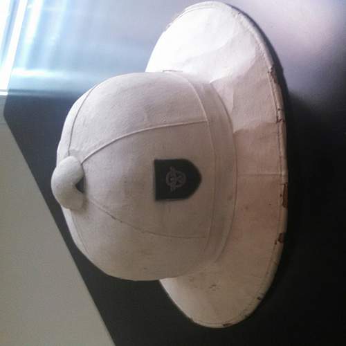 Luft cap, SA Kepi, two Pith helmets