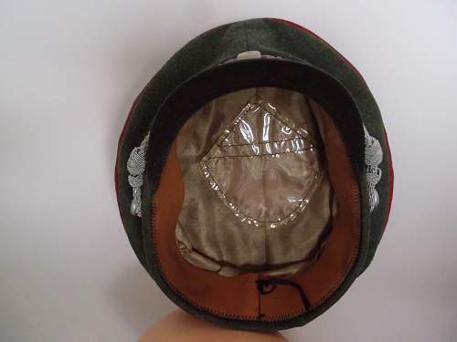 WWII period Artillery cap? Nice looking cap, decent pics.