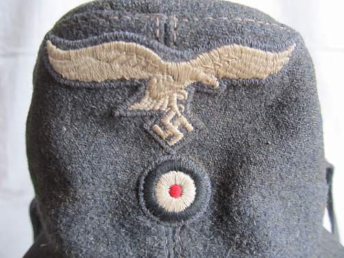 M43 hats and overseas cap for Luftwaffe