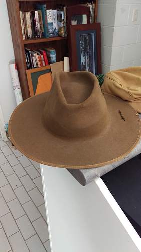 Australian Slouch Hat Green Eyelets WW2 or later????