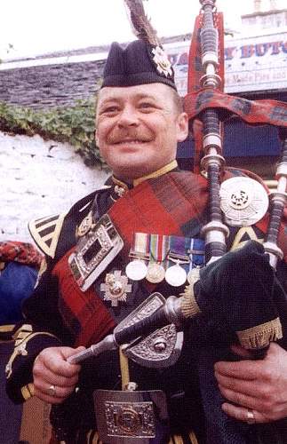 Camerons Glengarry Cap Badge ID help