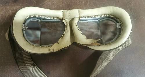 British pilot or motorcycle glasses - WW2?