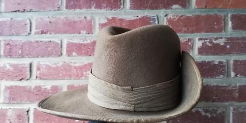 need help australian slouch hat