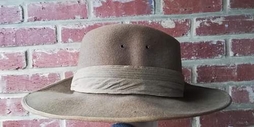 need help australian slouch hat