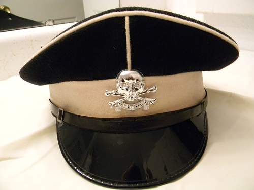 Any thoughts on this 17/21st Lancers cap...