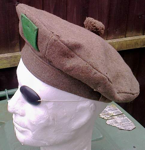 1940 Tam O'shanter cap badge backing colour
