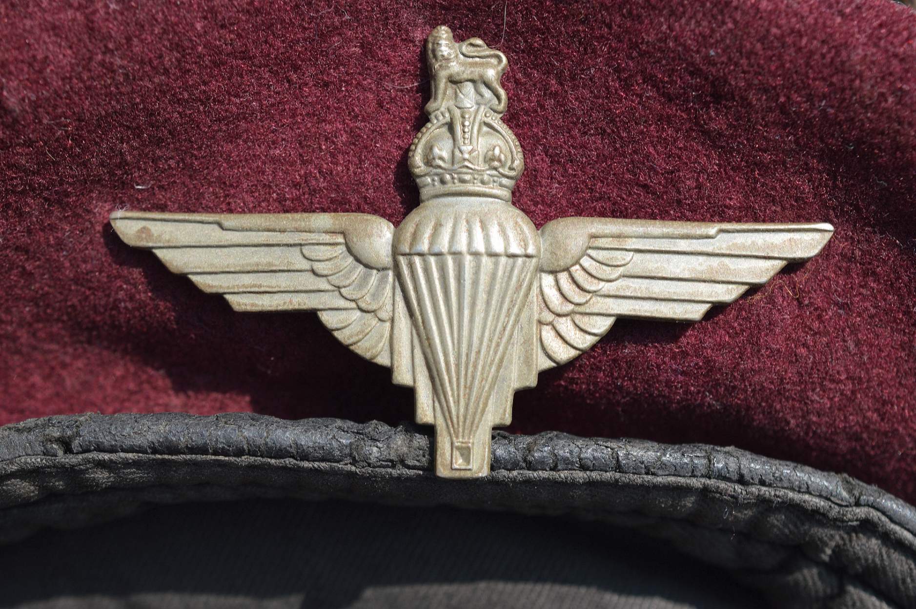 airborne parachute regt. kangol beret