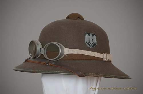 Heer 2nd Pattern Pith Helmet