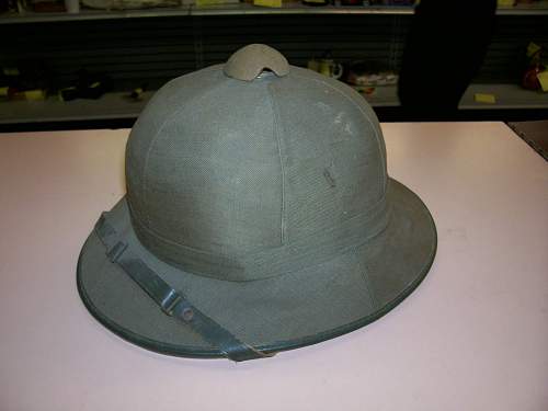 Green 1st pattern Heer pith helmet