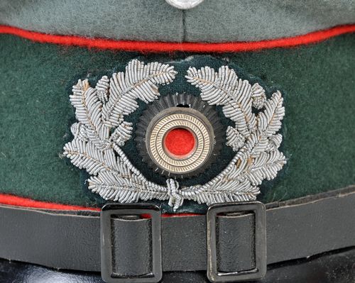 Original Artillery NCO visor?