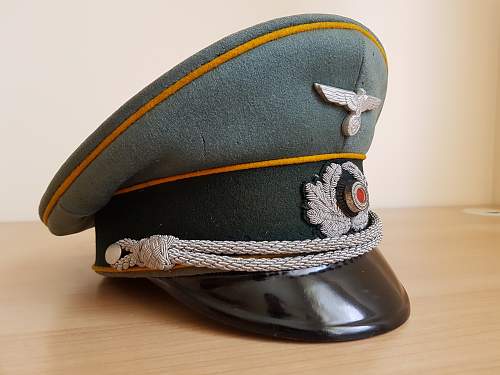 Cavalry officer’s visor cap by berolina