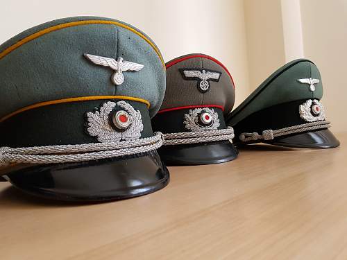 Cavalry officer’s visor cap by berolina