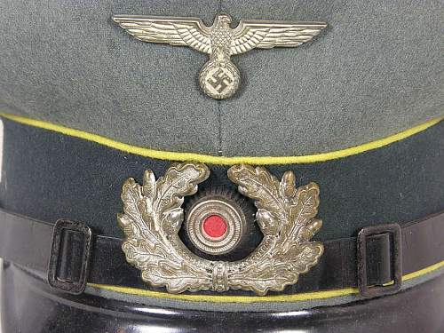 Visor caps , Army Nachtrichten (signals) Nco and Luftwaffe Flak Nco