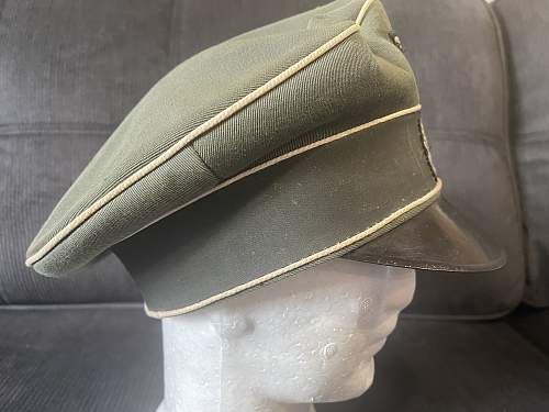 Assistance with Heer Officers Crusher cap