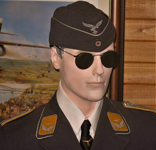 Some Luftwaffe visor caps and other things....