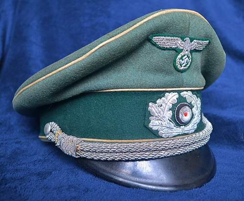 Heer Infantry Officer's Visor Cap.