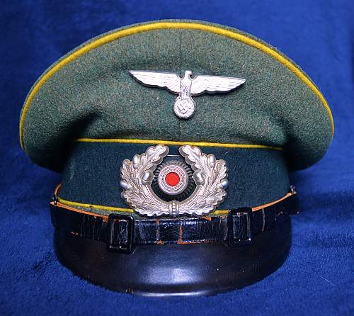 Heer Signals EM/NCO Visor Cap.