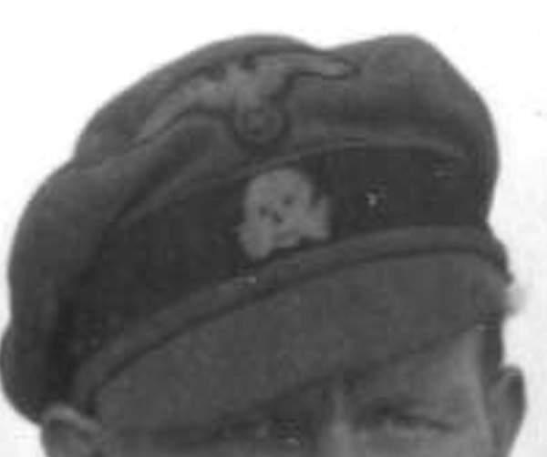 Waffen SS schutzemutze insignia used on a Alter Art Feldmutze