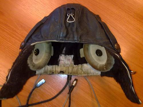 Luftwaffe leather flying helmet? - need help