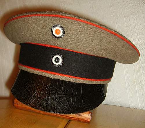Caps worn by the motorized (kraftfahr) troops