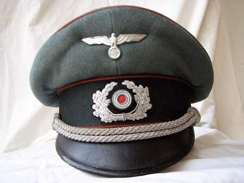 Caps worn by the motorized (kraftfahr) troops