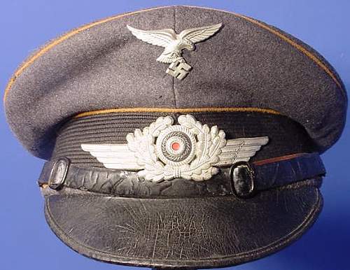 Luftwaffe NCO's Schirmmütze Unit Markings?