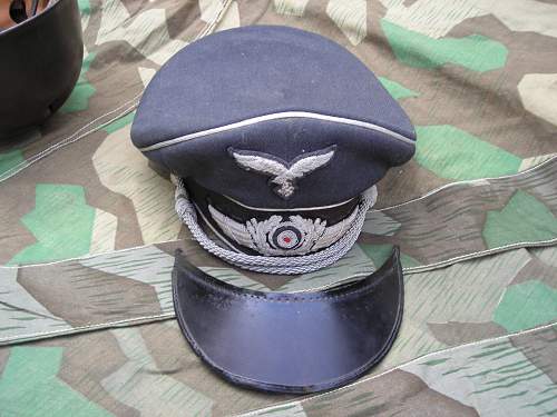 Luftwaffe officer cap question