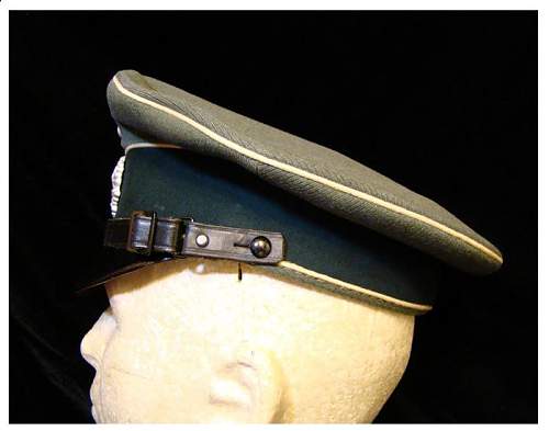 Army Visor Peaked NCO cap.