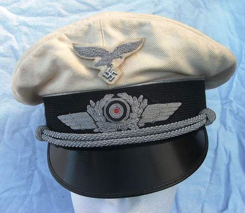 Luftwaffe officer white top Schirmmütze.