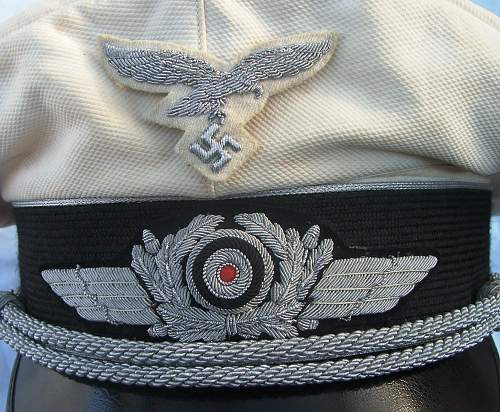 Luftwaffe officer white top Schirmmütze.