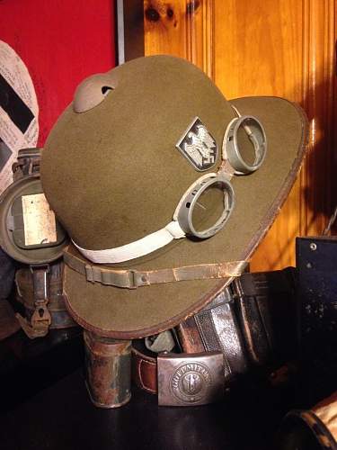 German dak pith helmet real or fake