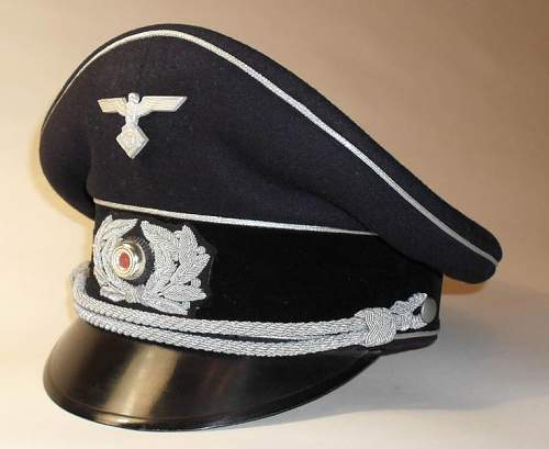 Mysterious cap badge