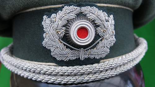 Heer Infantry Officer upgraded visor cap with full bullion insignia