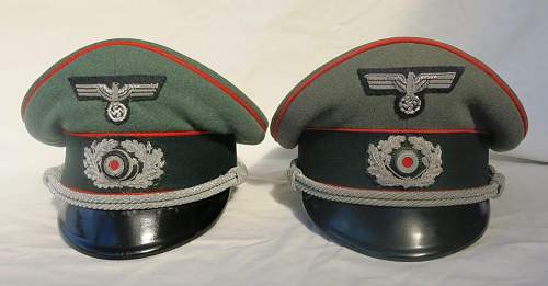 Heer Artillery Erel Officer visor cap, with bullion insignia.