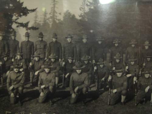 U.S. WW1 4th Infantry Division Engineers grouping with rifle