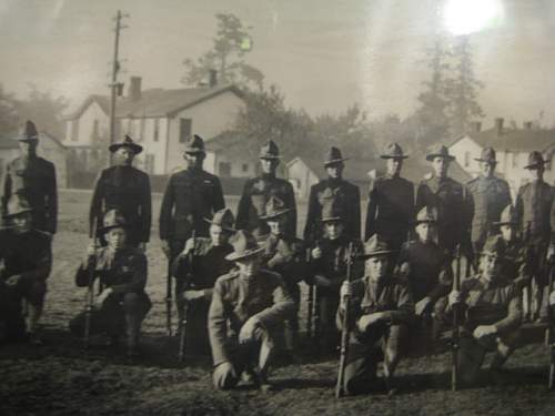 U.S. WW1 4th Infantry Division Engineers grouping with rifle